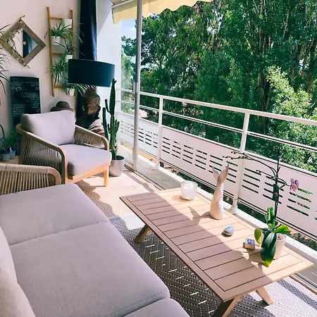 Apartmán T2 Neuf Terrasse Au Calme Parking Prive *