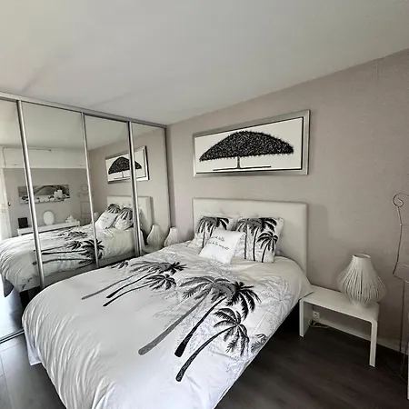 Apartmán T2 Neuf Terrasse Au Calme Parking Prive